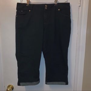 Black jean capris
